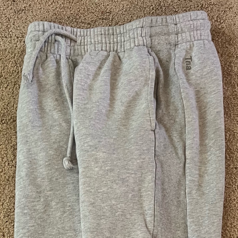 Aritzia TNA boyfriend sweatpants gray Size XS